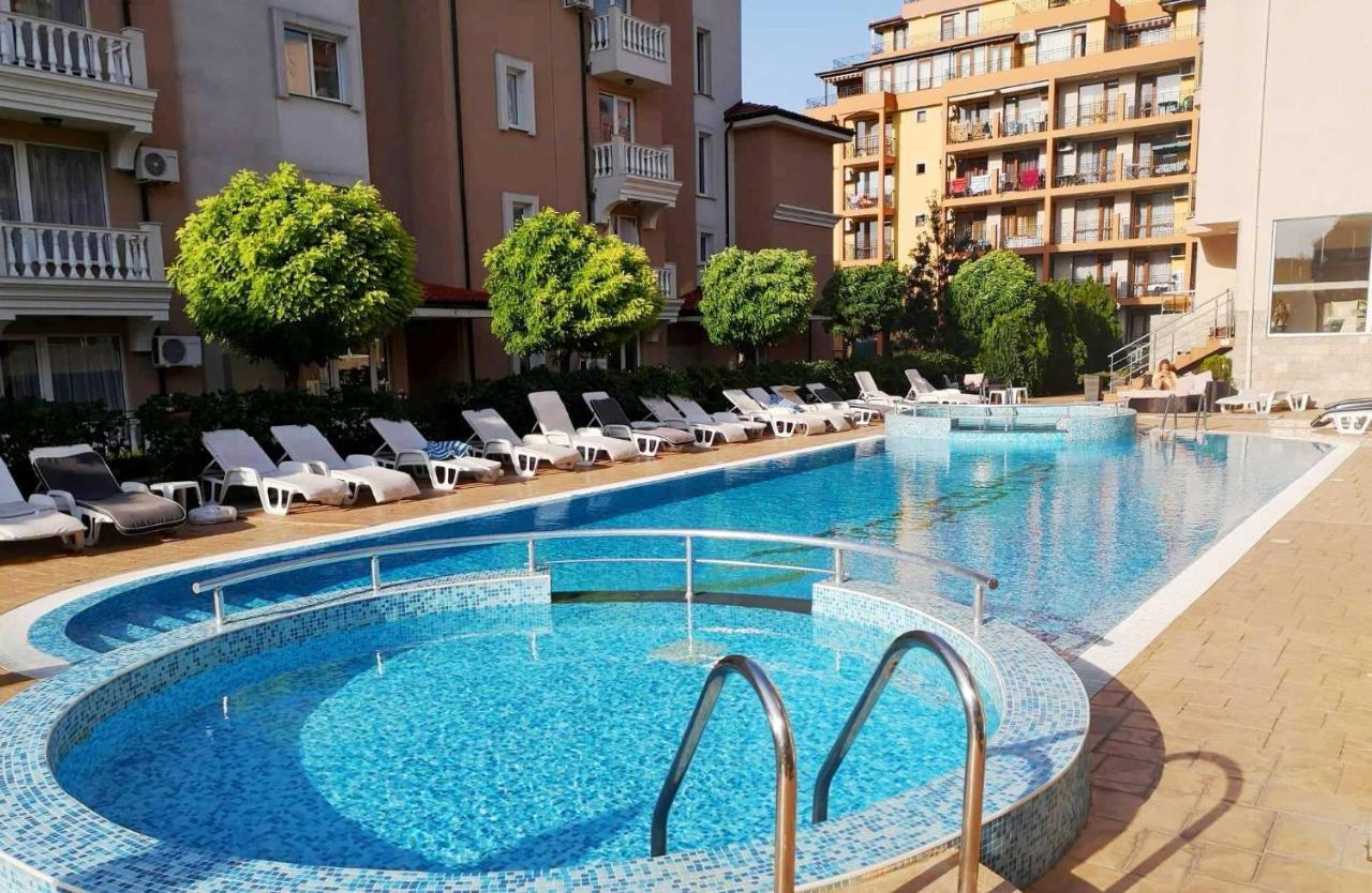 Tropics Hotel Sveti Vlas Exterior photo