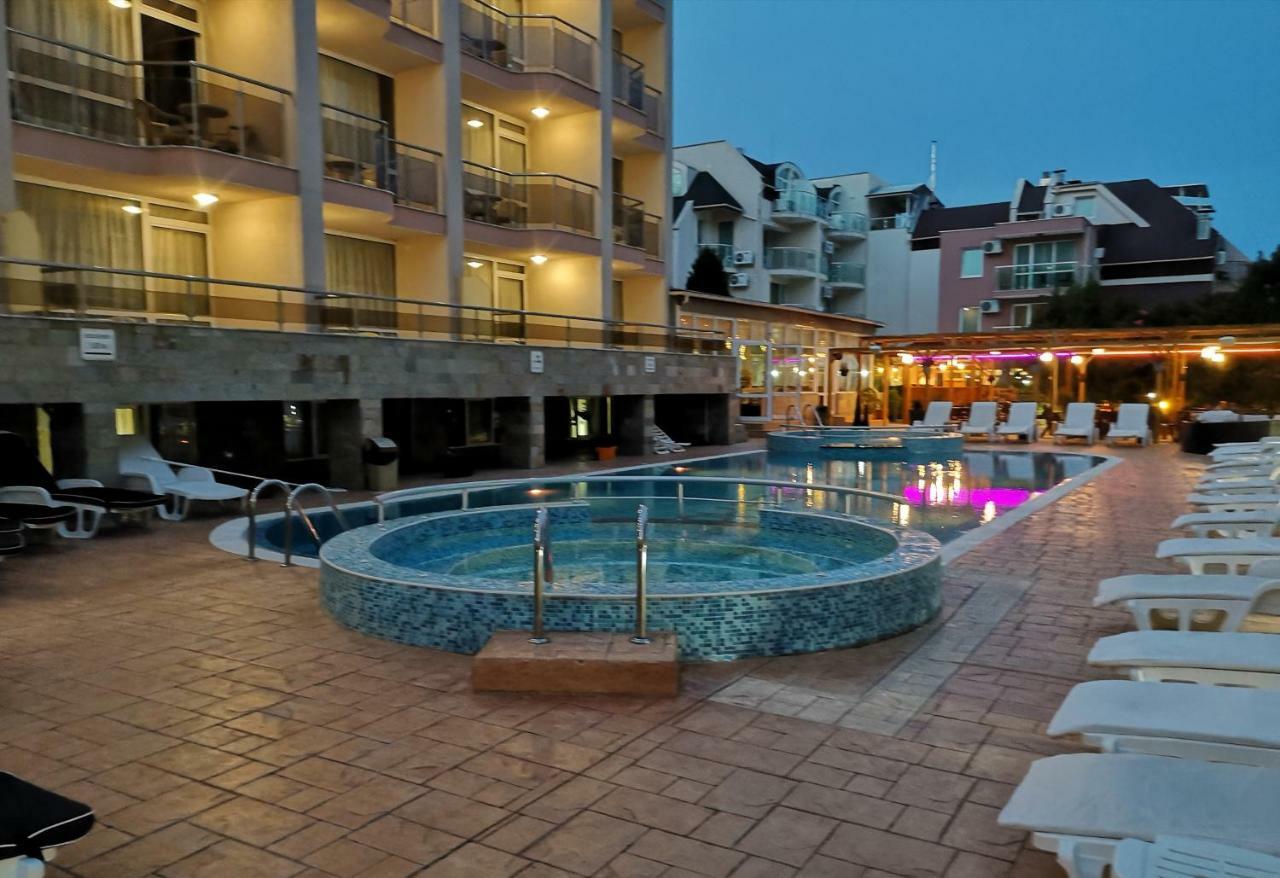Tropics Hotel Sveti Vlas Exterior photo